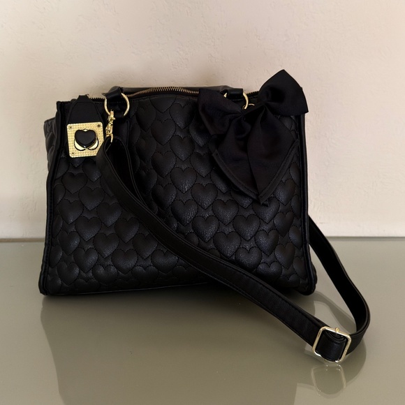 Betsey Johnson Quilted Hearts Design Shoulder Bag - Picture 1 of 3